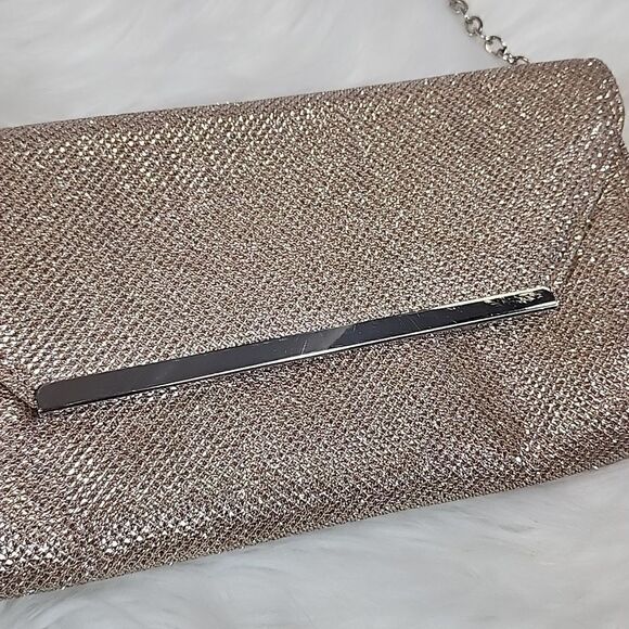 GLINT Clutch with Chain - Picture 3 of 10